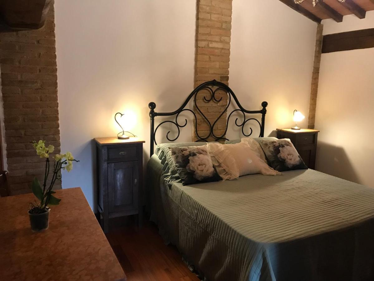 La Perla Tra Gli Ulivi Apartment Сиена Екстериор снимка